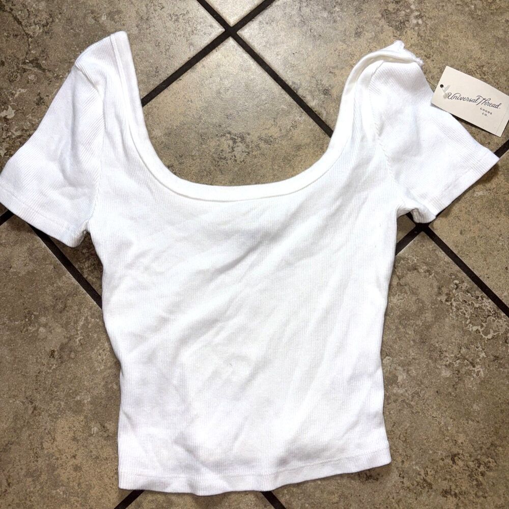 Universal Thread Goods Co. Women XS White Croptop Off Shoulder Sleeve Crop Top